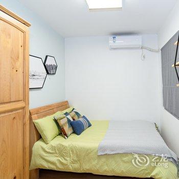 �������֮����ͨ��Ԣ(��ɽ��·��)�Ƶ��ṩͼƬ