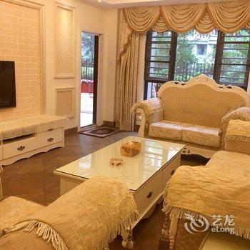 南宁南宁这里是糖糖普通公寓(凤凰岭路店)酒店提供图片