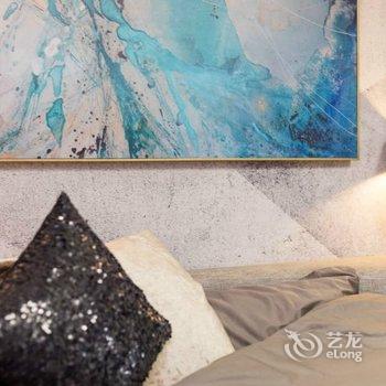 广州广州小温馨房子复式(华利路店)酒店提供图片