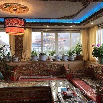 新都桥康巴第一藏家庄酒店提供图片