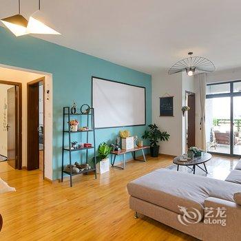 �ɶ��ɶ�һ���˵�������ͨ��Ԣ(�ϳ��ӽֵ�)�Ƶ��ṩͼƬ