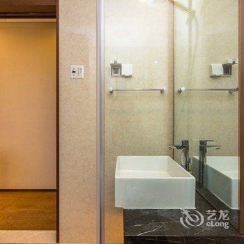 上海市中心大三房带地暖普通公寓酒店提供图片