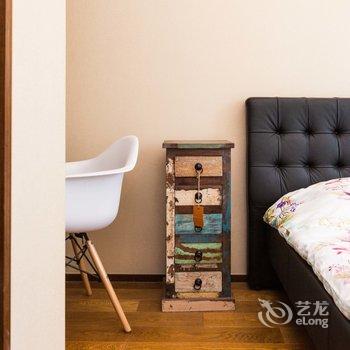 上海市中心大三房带地暖普通公寓酒店提供图片