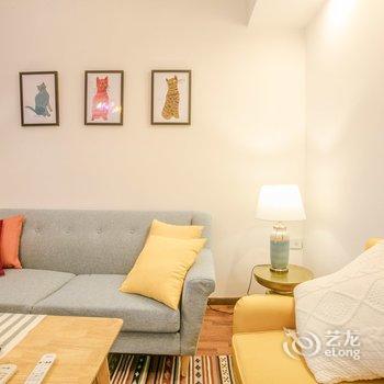 成都colorful漫之旅普通公寓酒店提供图片