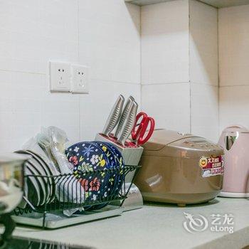 成都colorful漫之旅普通公寓酒店提供图片