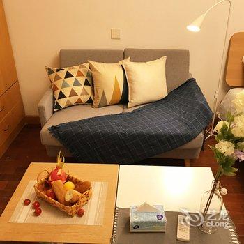 上海中山公园234号线阳光两居带麻将室普通公寓酒店提供图片