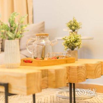 广州幻彩人生广州塔珠江夜游3BDR普通公寓(林和东路店)酒店提供图片