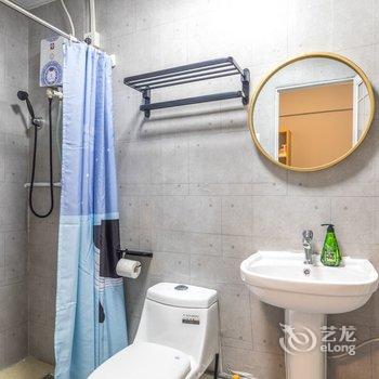 广州幻彩人生广州塔珠江夜游3BDR普通公寓(林和东路店)酒店提供图片