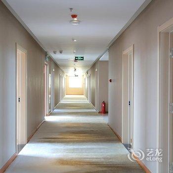 锐思特连锁酒店淄博临淄大道店酒店提供图片