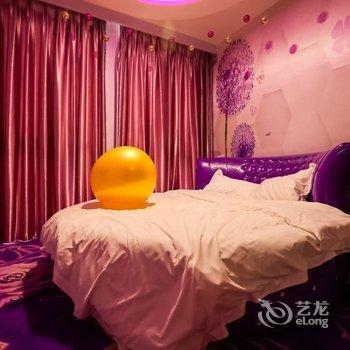 荣县浪漫情侣主题酒店酒店提供图片