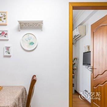 上海潮居社之家普通公寓(迁虹路店)酒店提供图片
