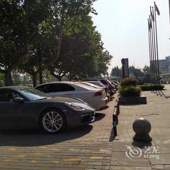 西安回民街钟鼓楼城墙边玉祥门地铁口精装两居普通公寓酒店提供图片