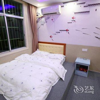 凤凰一家人客栈酒店提供图片