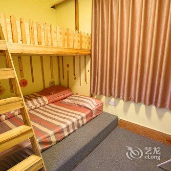 凤凰一家人客栈酒店提供图片