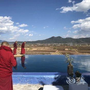 玉龙白玛山居酒店提供图片