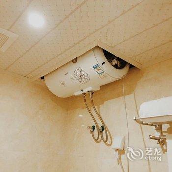 重庆仙女山游客接待中心对面三层复式度假房公寓(银杏大道分店)酒店提供图片