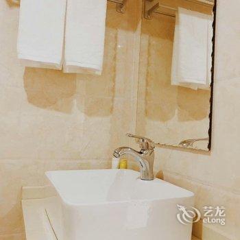 重庆仙女山游客接待中心对面三层复式度假房公寓(银杏大道分店)酒店提供图片