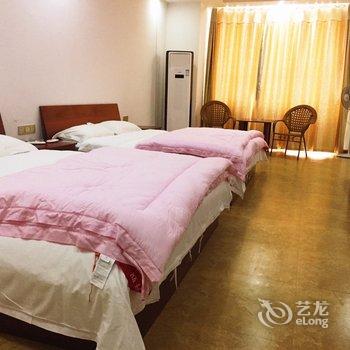 重庆仙女山游客接待中心对面三层复式度假房公寓(银杏大道分店)酒店提供图片