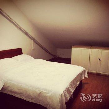 重庆仙女山游客接待中心对面三层复式度假房公寓(银杏大道分店)酒店提供图片