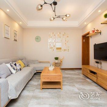 重庆山城温馨之家公寓(木桃路分店)酒店提供图片