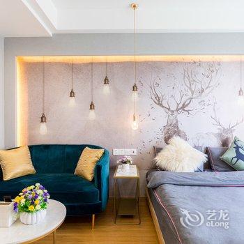 重庆约见love轻奢民宿黄泥磅店(黄龙路分店)酒店提供图片