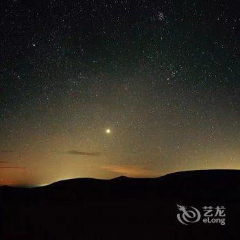 敦煌玩转沙漠露营基地酒店提供图片