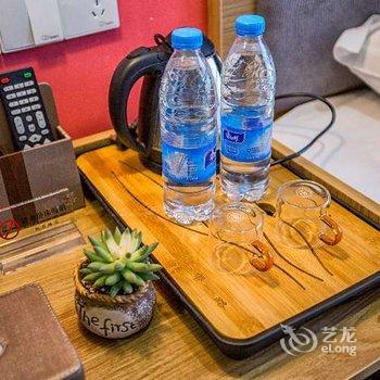 昆明萌青春湖景艺术酒店酒店提供图片