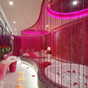 万爱情侣主题酒店(昆明汇都店)酒店提供图片