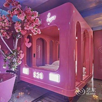 万爱情侣主题酒店(昆明汇都店)酒店提供图片