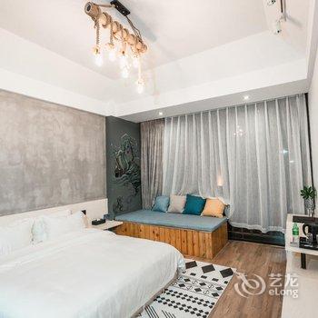 西双版纳堇舍客栈(西双版纳泼水广场店)酒店提供图片