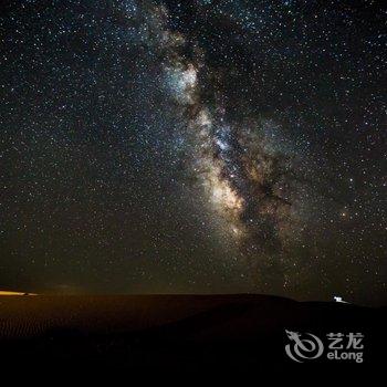 敦煌沙里嗨月牙泉国际沙漠露营基地酒店提供图片