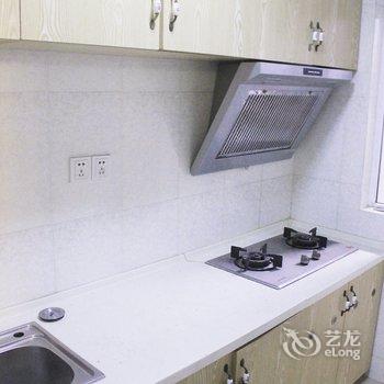 重庆凤窠—重庆工商大学交通大学+3号轨+国风公寓(回龙路分店)酒店提供图片