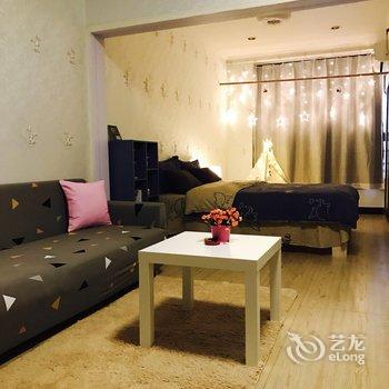 重庆璞璞妹之家公寓(长滨路九码头分店)酒店提供图片