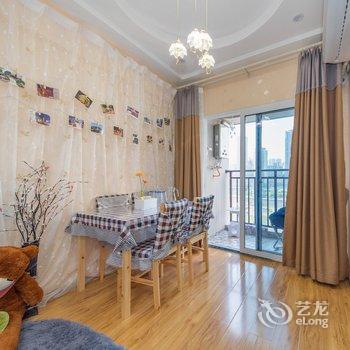 重庆小月月公寓(北滨路1站分店)酒店提供图片