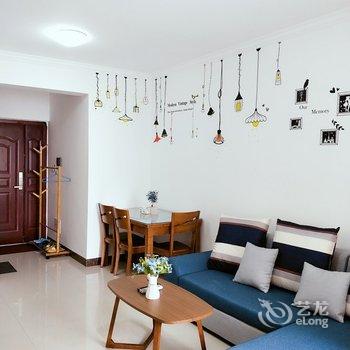 北海旅行者燕子公寓(金海岸大道四川路口分店)酒店提供图片