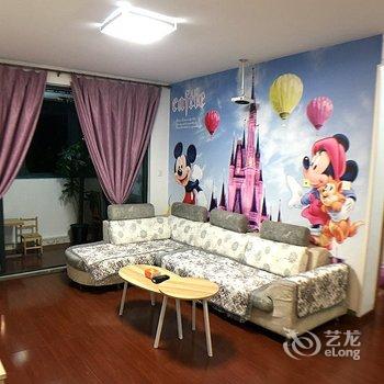 上海喆屋亲子影视民宿(红三港路店)酒店提供图片