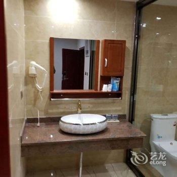 陇川鑫家园大酒店酒店提供图片