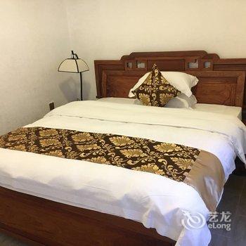 龙门新海宜·保利锦里温泉度假别墅酒店提供图片
