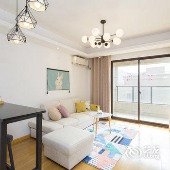 上海夏夏的宜居公寓(汇金路分店)酒店提供图片