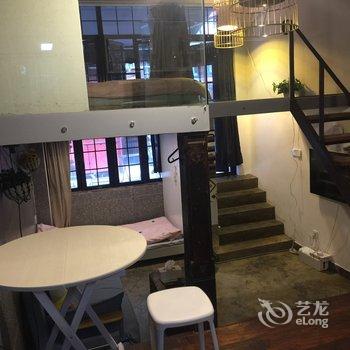 上海想者有居复式酒店提供图片