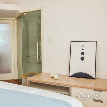 上海上海Paires-友舍复式(斜土路店)酒店提供图片