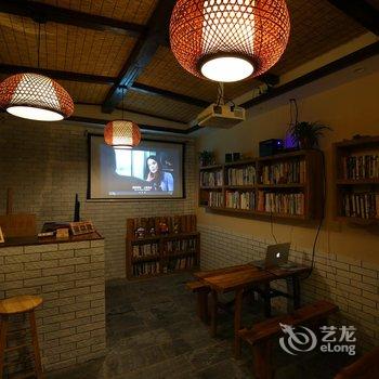 凤凰左右间电影主题精品客栈酒店提供图片