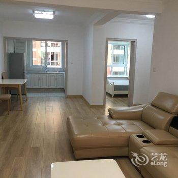 上海陈家镇东滩苹果花园公寓(裕展路店)酒店提供图片