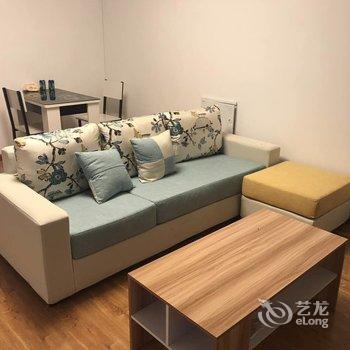 青岛一个嘴巴子普通公寓酒店提供图片