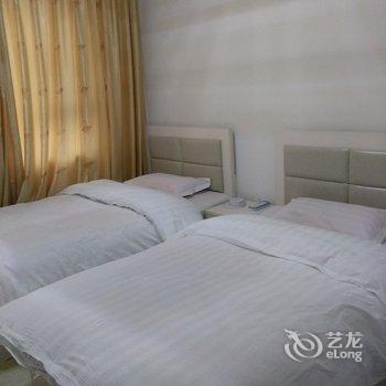 张掖秋天的胡杨林普通公寓酒店提供图片