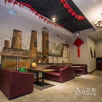 喆啡酒店武汉欢乐谷仁和路地铁站店酒店提供图片