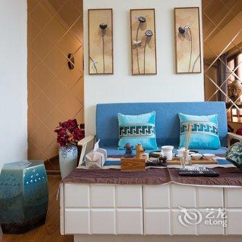 济南泉城中心瓷器艺术品两居室复式酒店提供图片