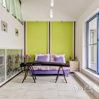 成都都江堰景区清新浪漫套房复式酒店提供图片