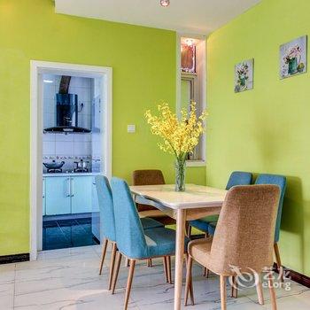 成都都江堰景区清新浪漫套房复式酒店提供图片