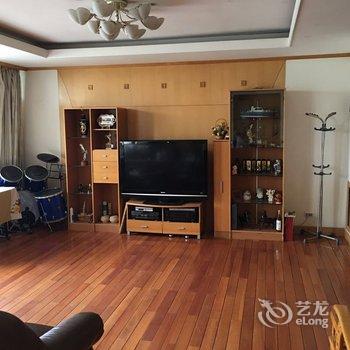 青岛瑞禾苑海边温馨LOFT四居度假公寓酒店提供图片